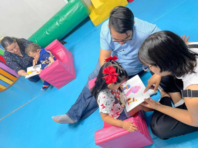 Baby Care - Baby Bilingüe